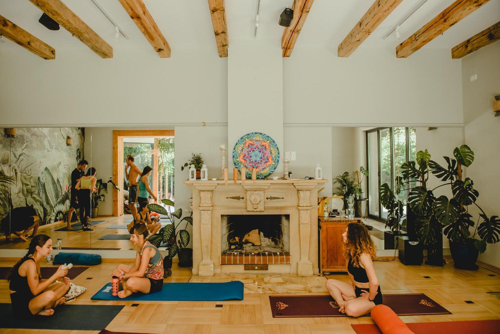Blisshouse Luxurious Calm And Energetic Spot Near By Surrounded By The Forest Where Will Find Your Peace And Your People *